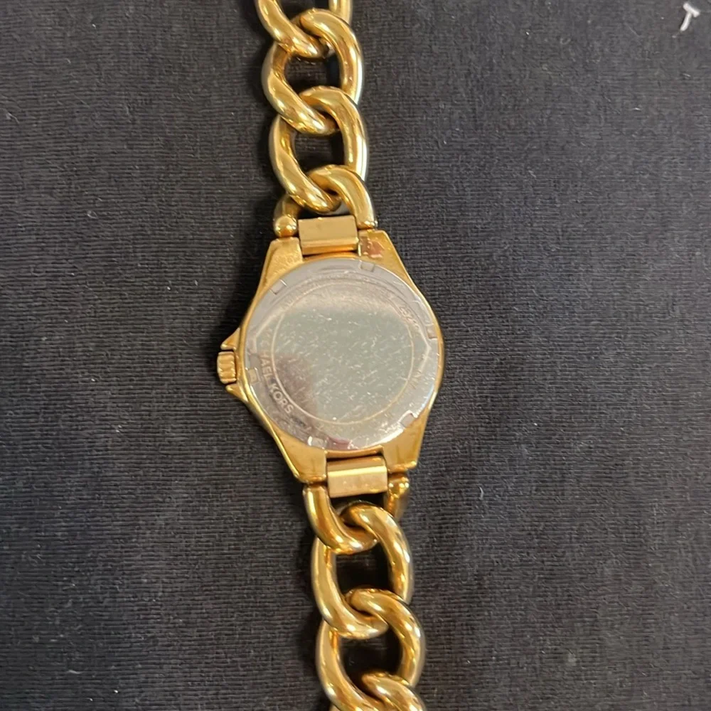 Michale Kors Gold Watch CamilleChain - Picture 5 of 8